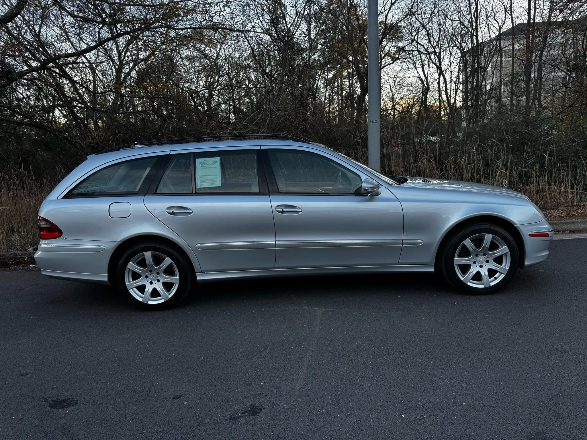 Used 2008 Mercedes-Benz E 350 4MATIC Wagon image 2