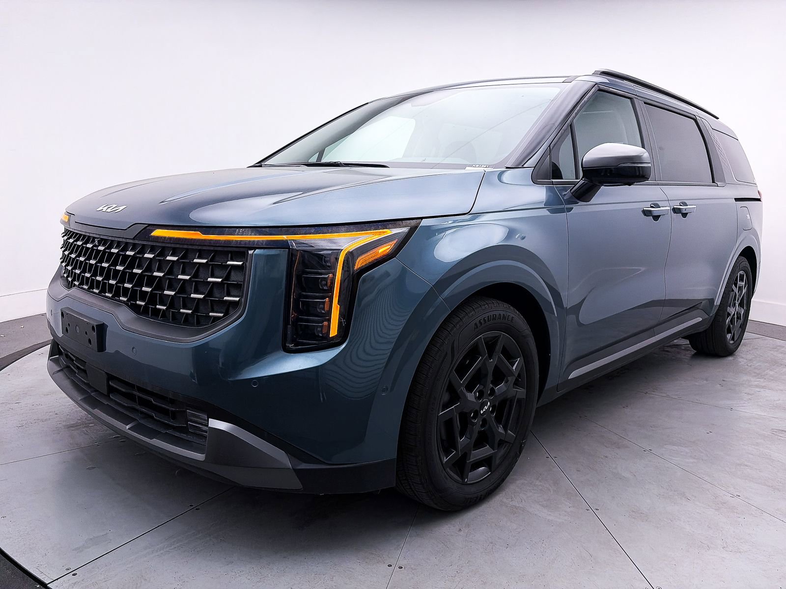 Used 2025 Kia Carnival image 15