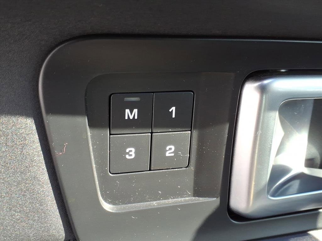 Used 2017 Land Rover Discovery Sport HSE image 16