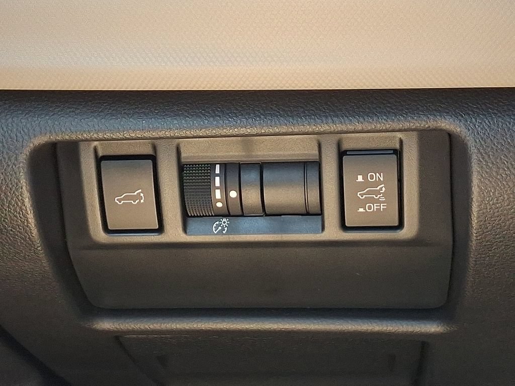 Certified 2025 Subaru Forester Premium AWD/4WD image 24