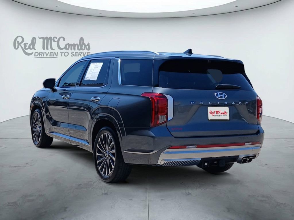 Used 2024 Hyundai Palisade Calligraphy FWD image 3
