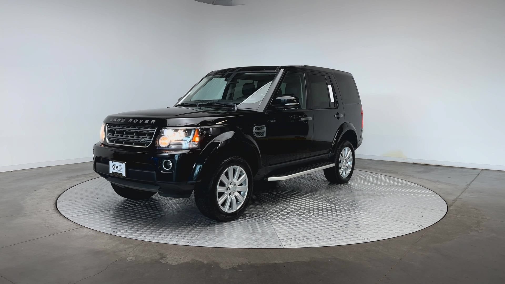 Used 2016 Land Rover LR4 AWD/4WD image 4