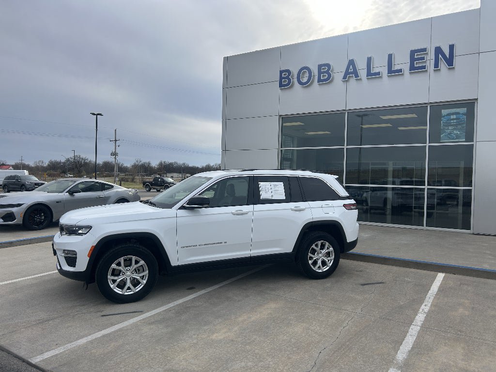 Used 2024 Jeep Grand Cherokee Limited image 2