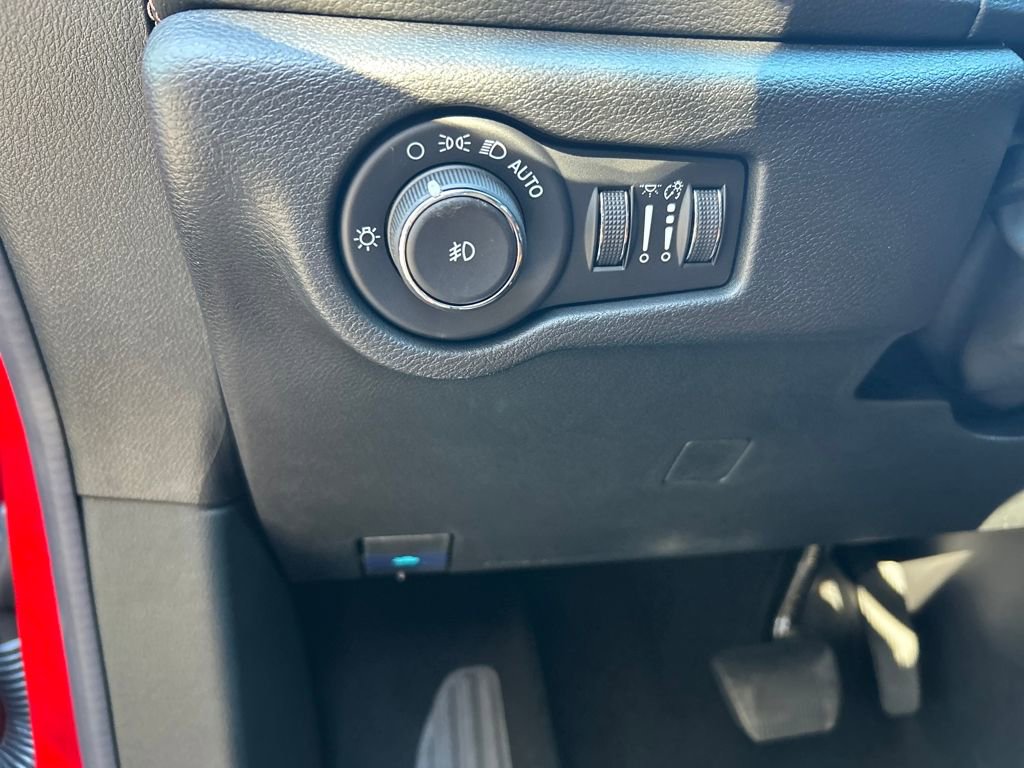 New 2026 Chrysler Pacifica Pinnacle image 14