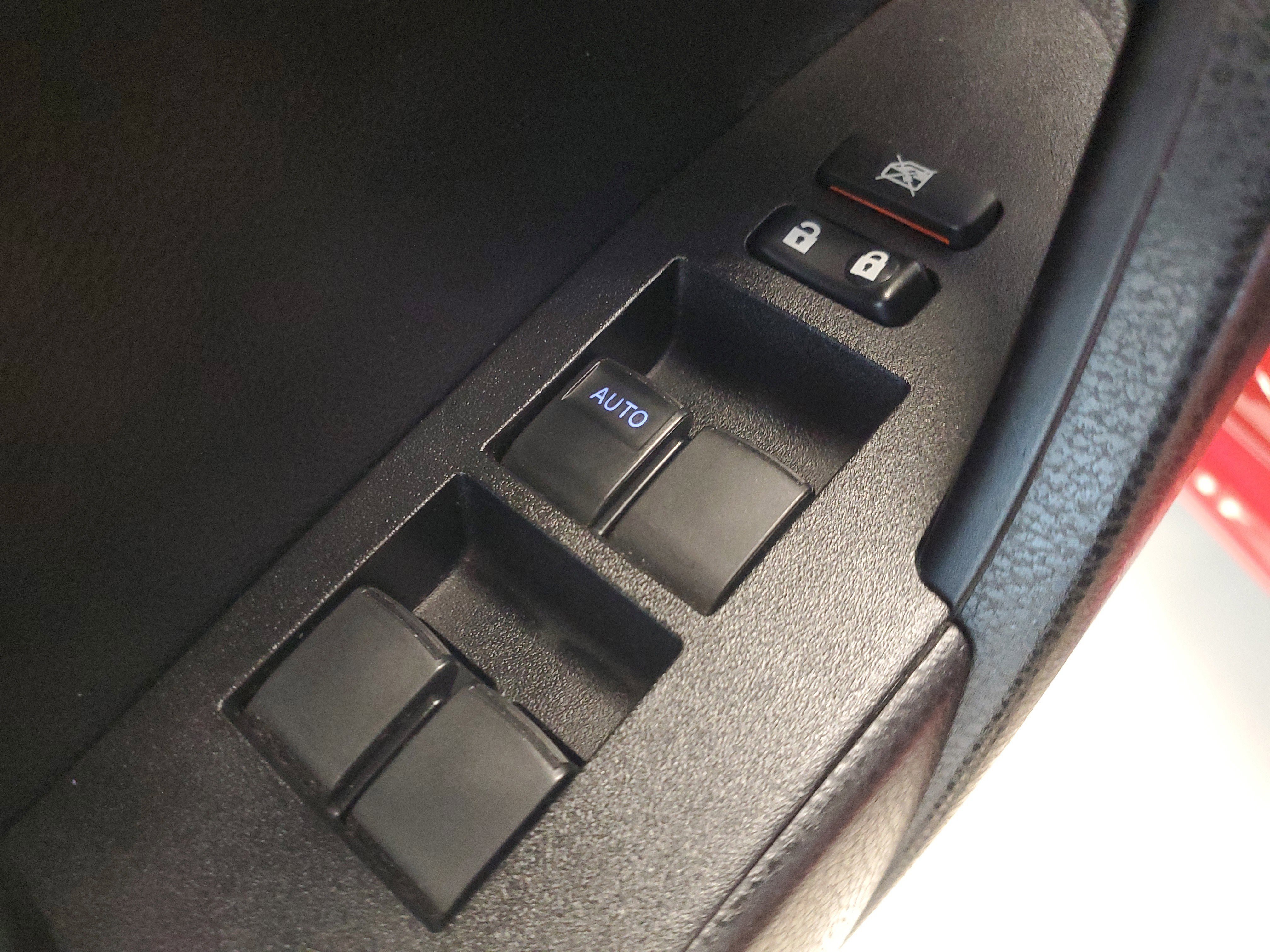 Used 2018 Toyota Corolla SE image 21