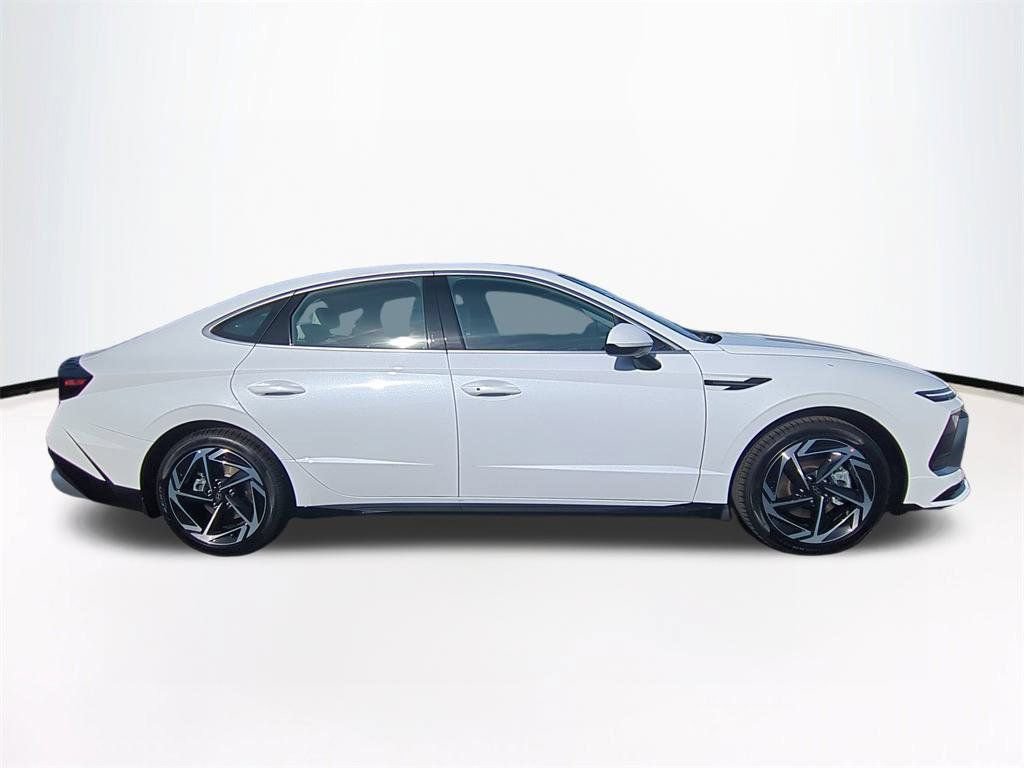 New 2026 Hyundai Sonata SEL FWD image 4