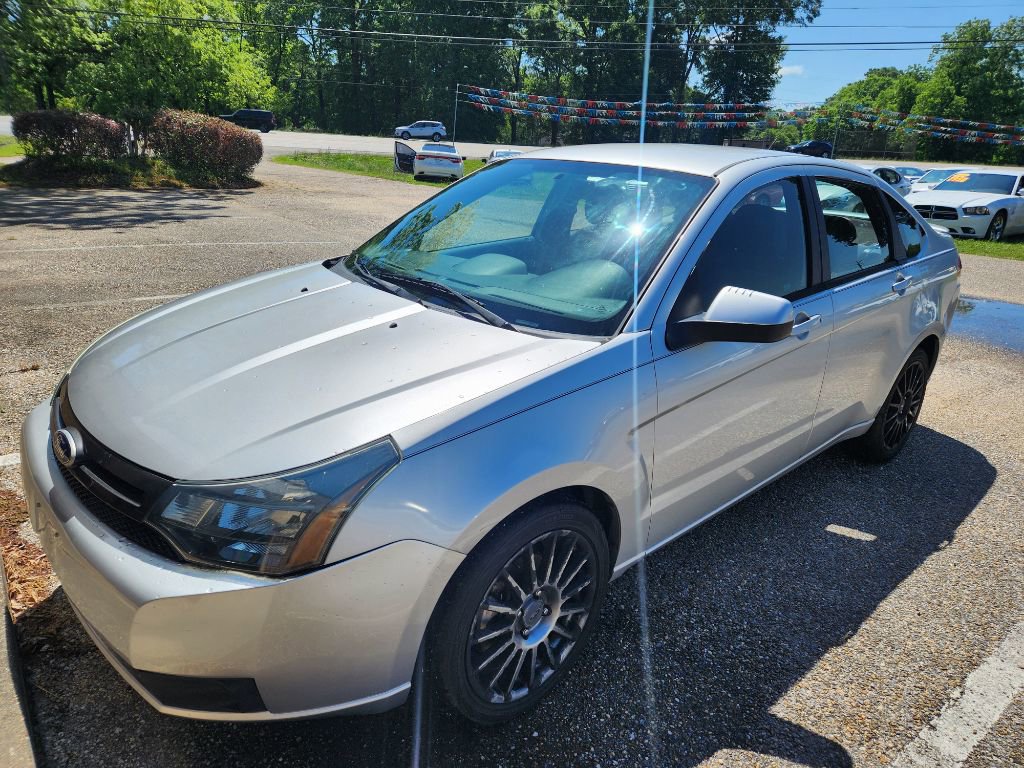 Used 2010 Ford Focus SES FWD image 1