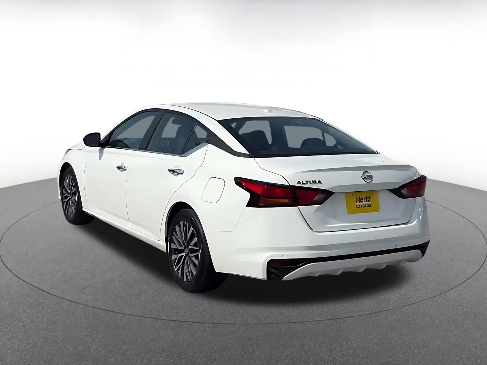 Used 2025 Nissan Altima 2.5 SV image 11