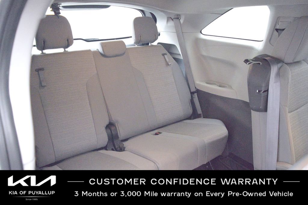 Used 2022 Toyota Sienna LE image 14