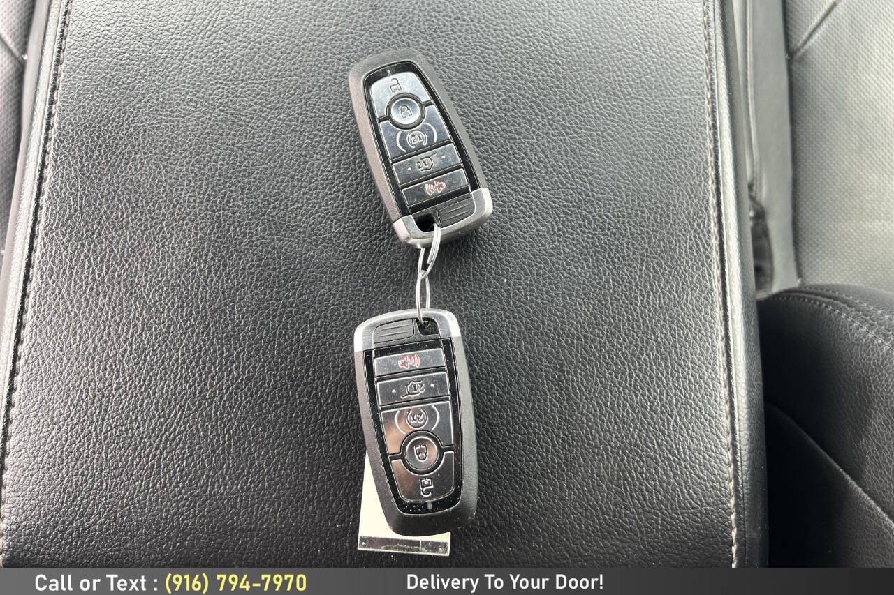 Used 2018 Ford Expedition Limited w/ Equipment Group 301A AWD/4WD image 19