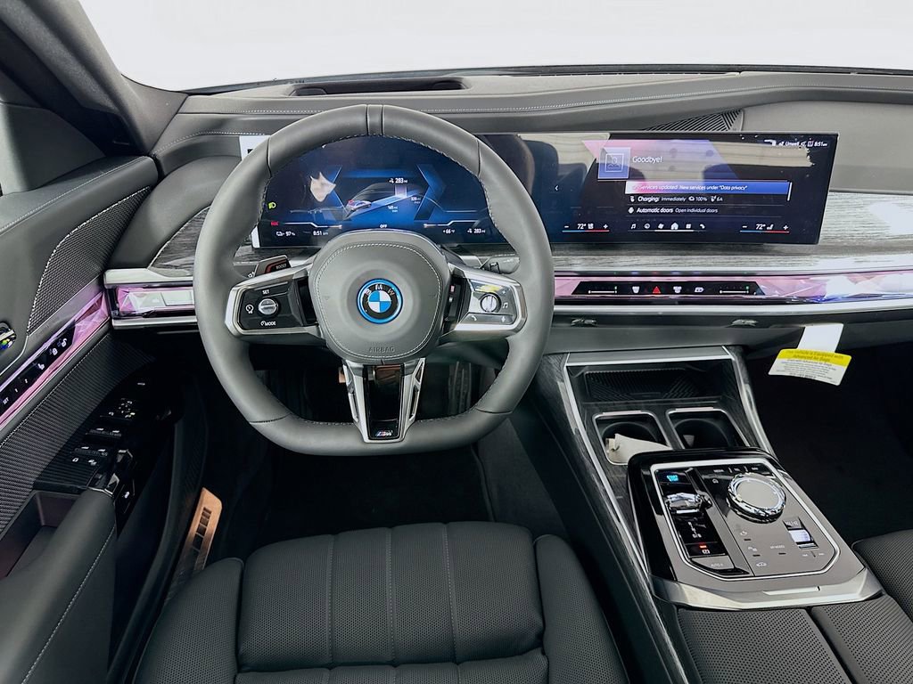 Used 2025 BMW i7 eDrive50 w/ Executive Package image 19