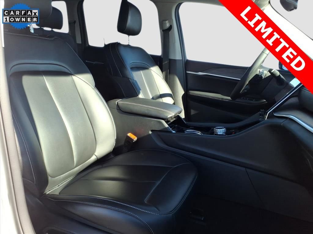Used 2023 Jeep Grand Cherokee Limited image 10