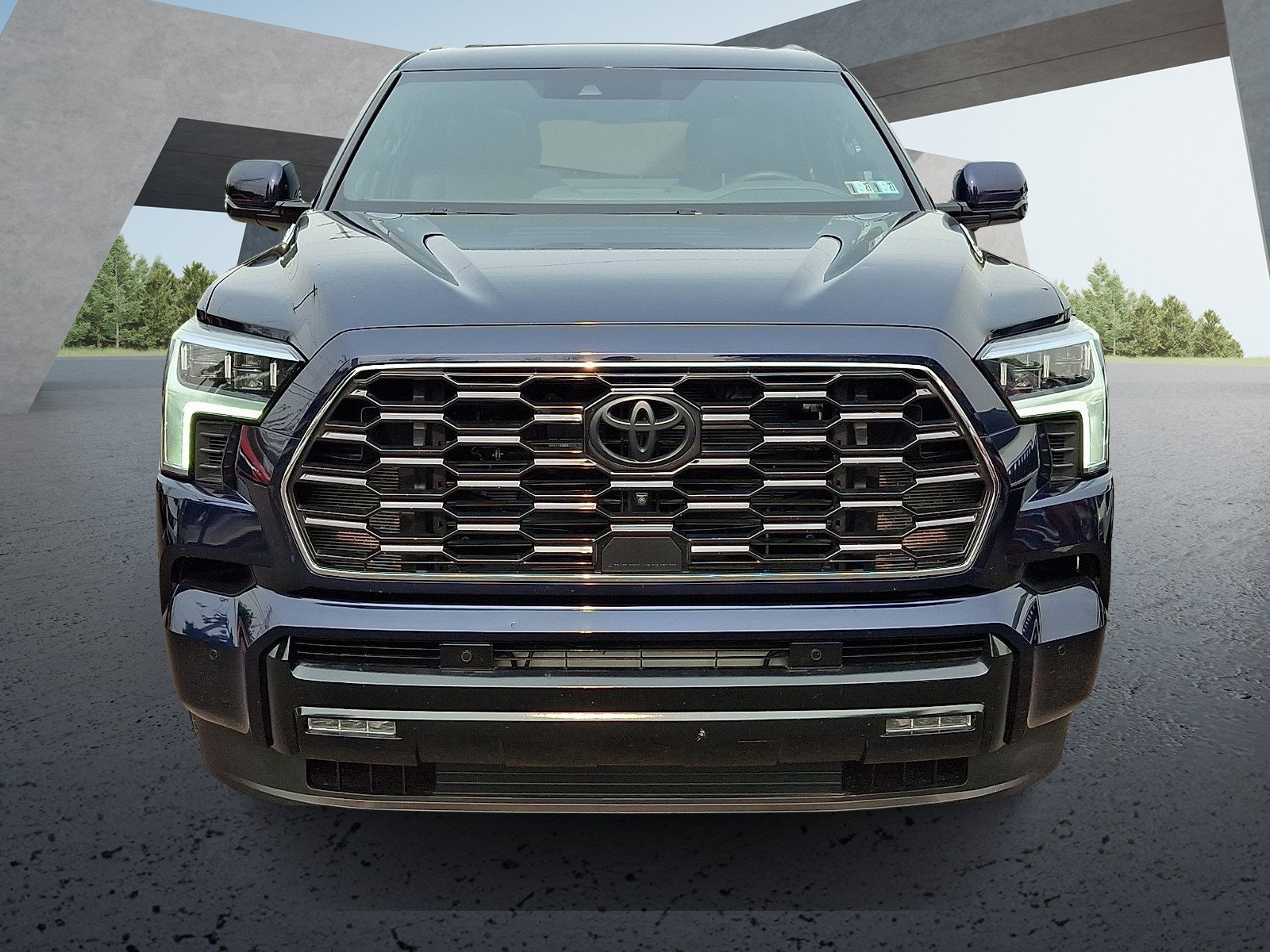 Used 2024 Toyota Sequoia Platinum AWD/4WD image 2