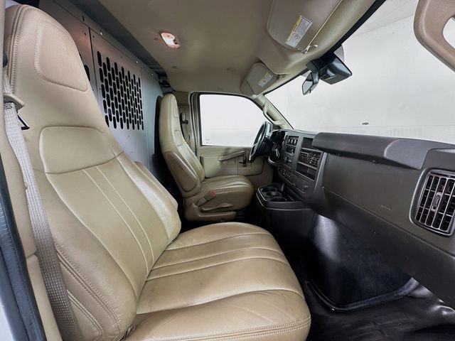 Used 2021 Chevrolet Express 3500 w/ Driver Convenience Package image 22