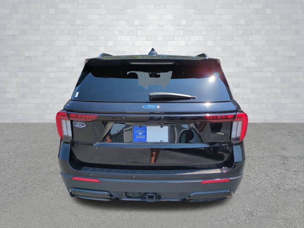 Used 2026 Ford Explorer ST-Line w/ ST-Line Street Pack RWD image 6