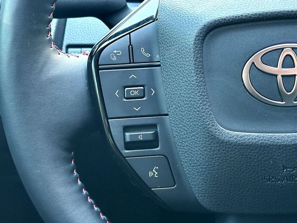 Used 2025 Toyota Prius Plug-In Hybrid FWD image 22