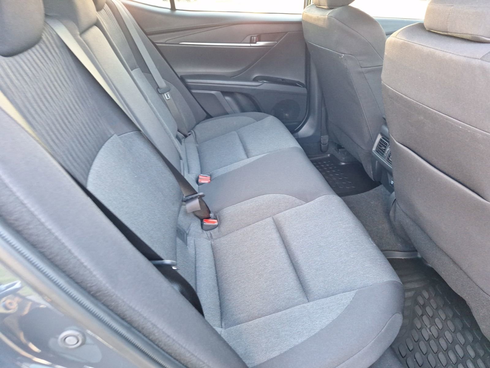 Used 2025 Toyota Camry LE image 31