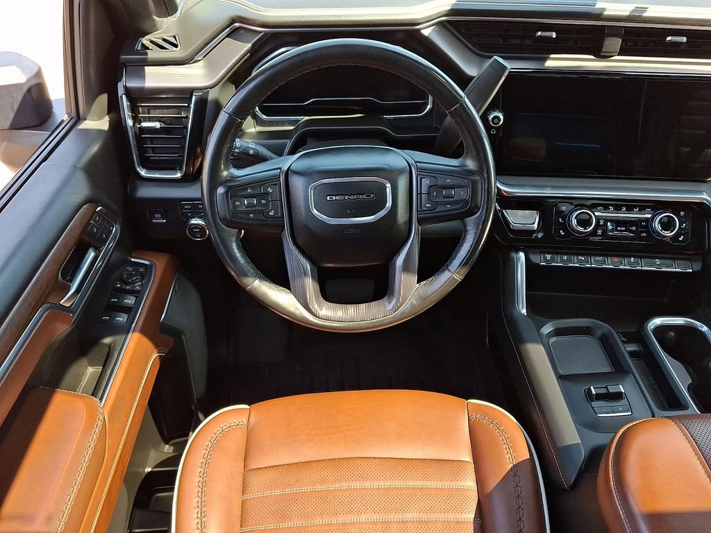 Used 2024 GMC Sierra 3500 Denali Ultimate AWD/4WD image 11