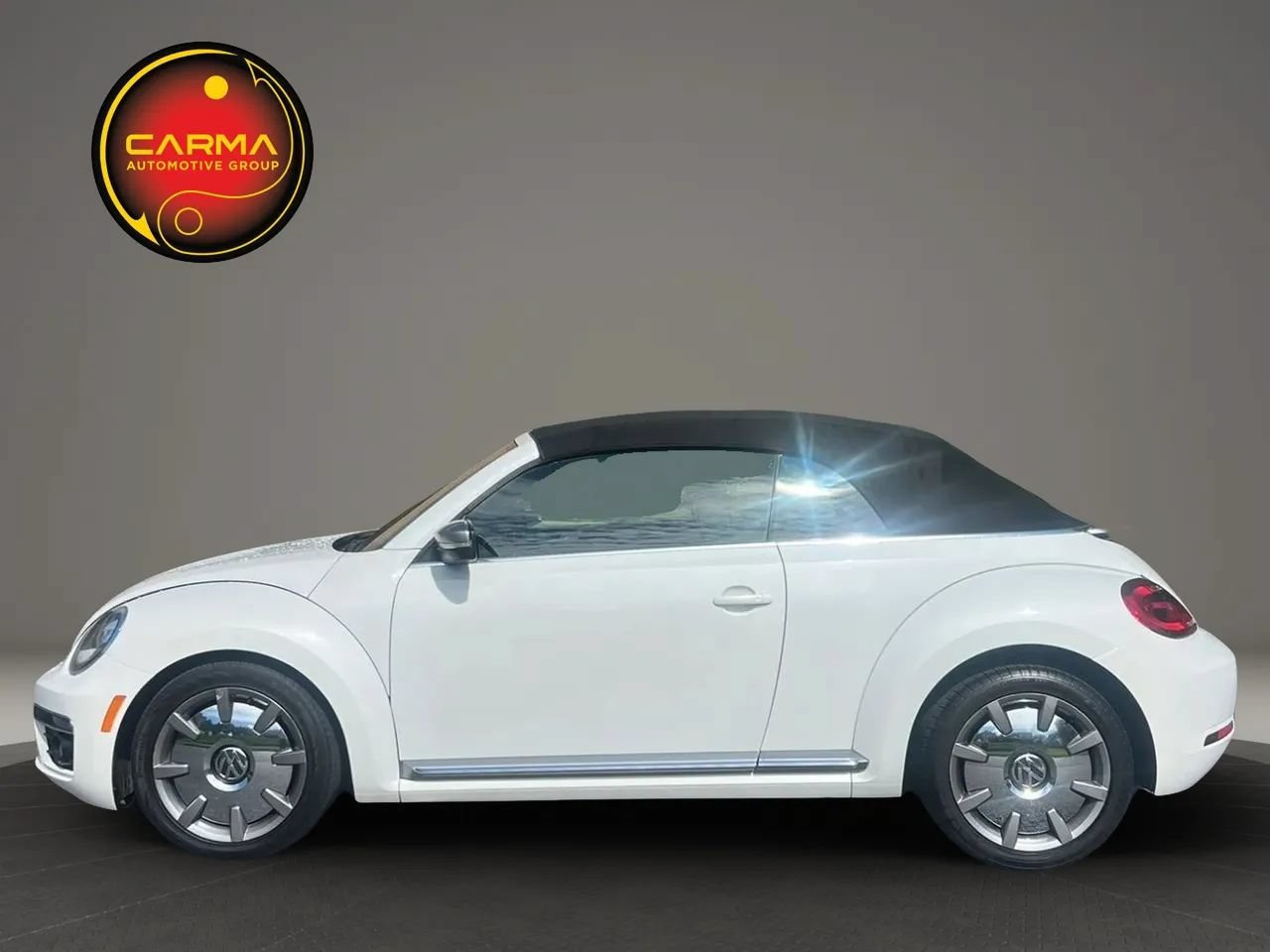 Used 2014 Volkswagen Beetle TDI FWD image 2