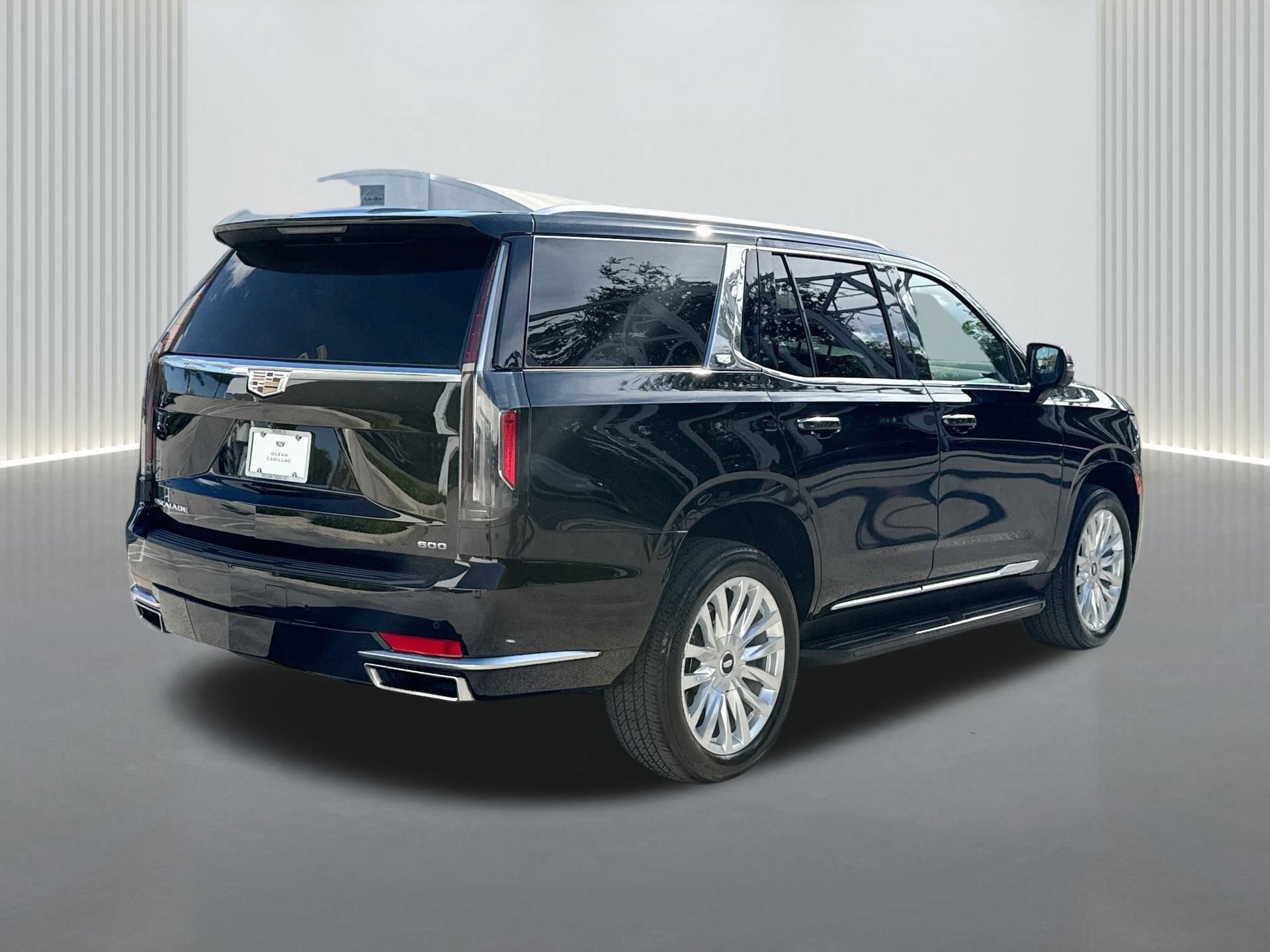 Used 2024 Cadillac Escalade Luxury AWD/4WD image 5