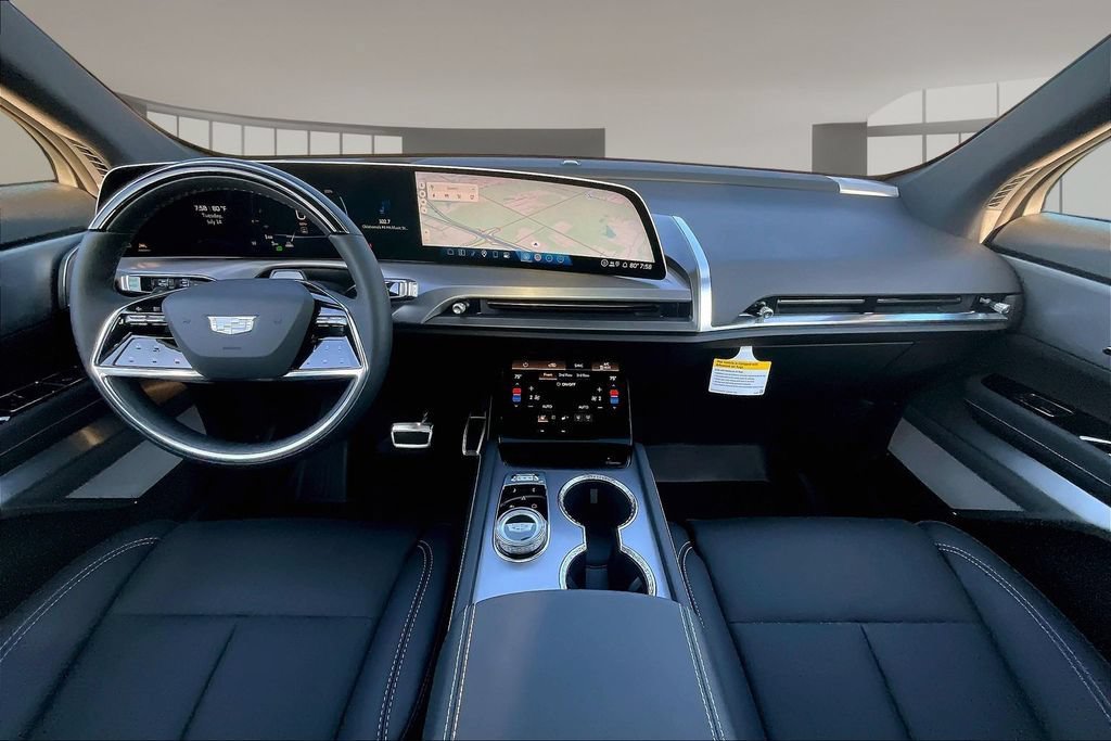 New 2027 Cadillac Vistiq Sport w/ LPO, Floor Liner Package AWD/4WD image 5