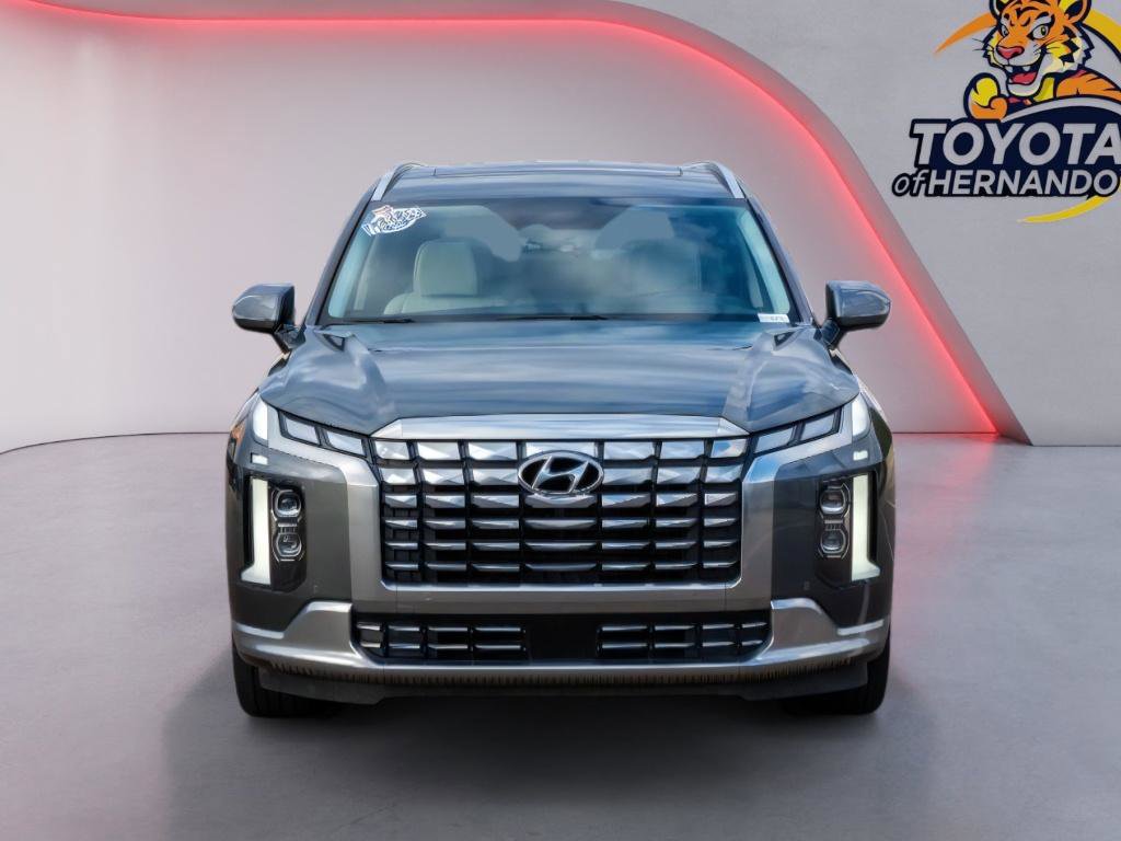 Used 2024 Hyundai Palisade Calligraphy image 2