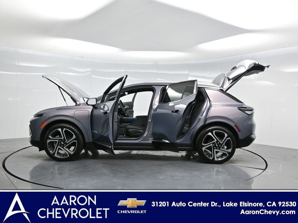New 2026 Chevrolet Equinox EV LT image 40