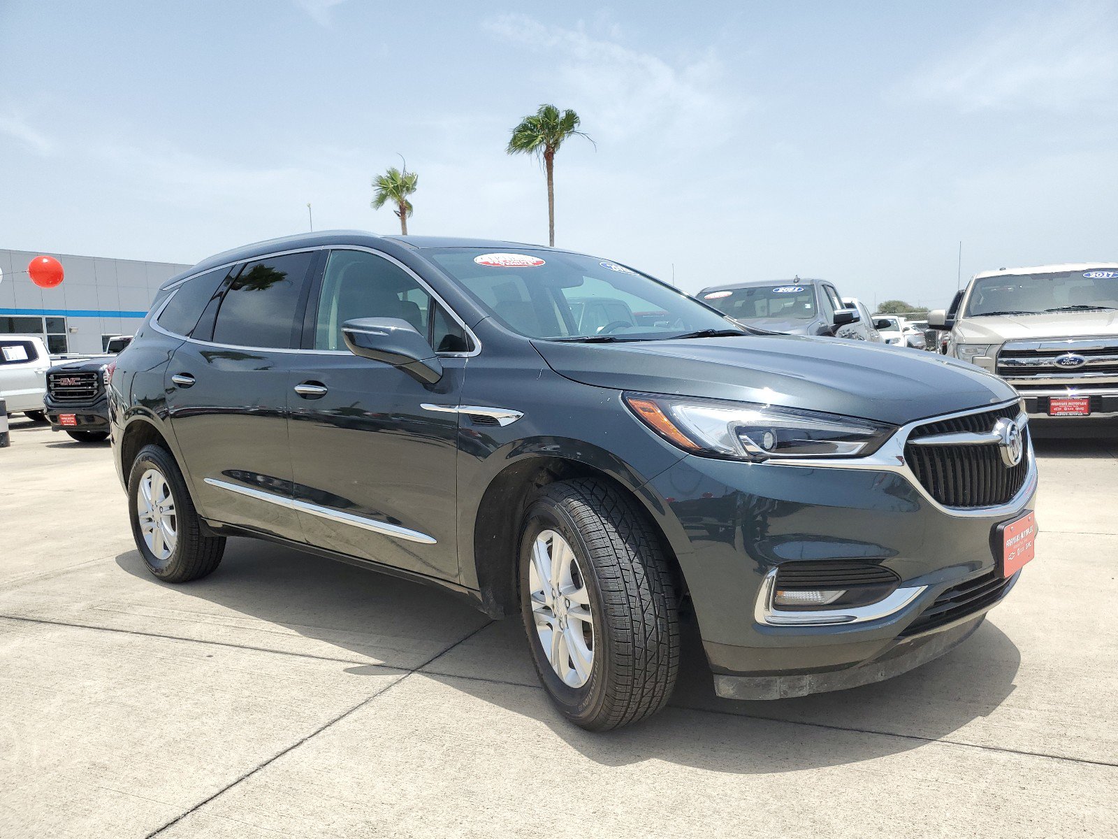 Used 2020 Buick Enclave Essence image 3