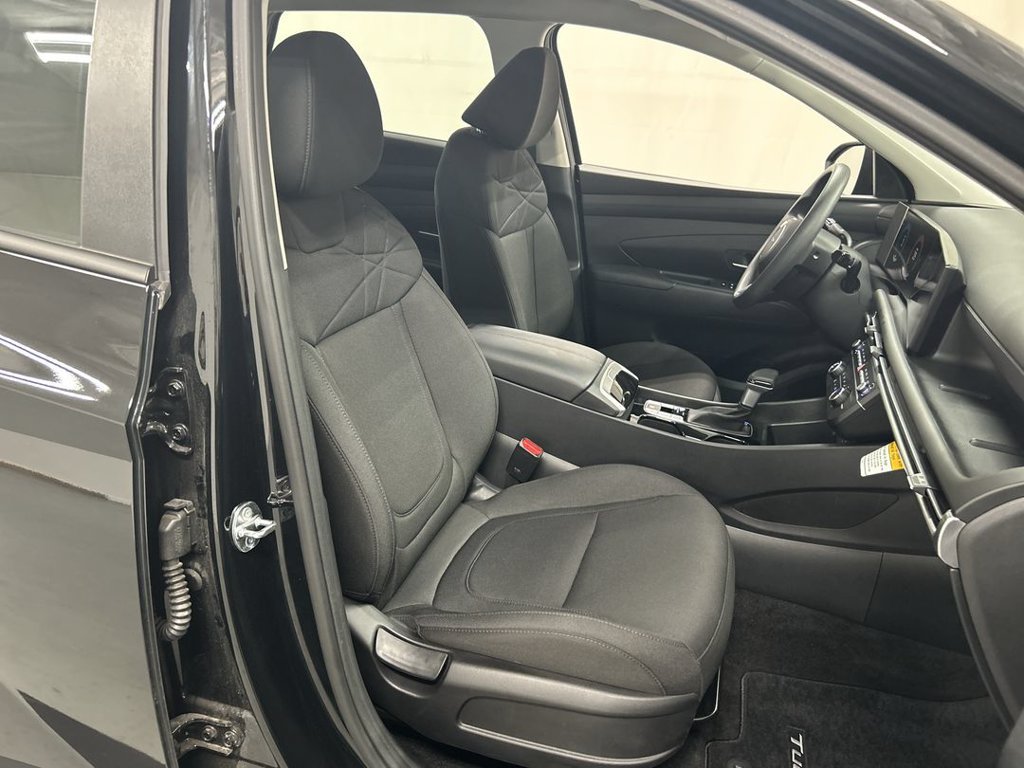 Used 2025 Hyundai Tucson SE AWD/4WD image 22