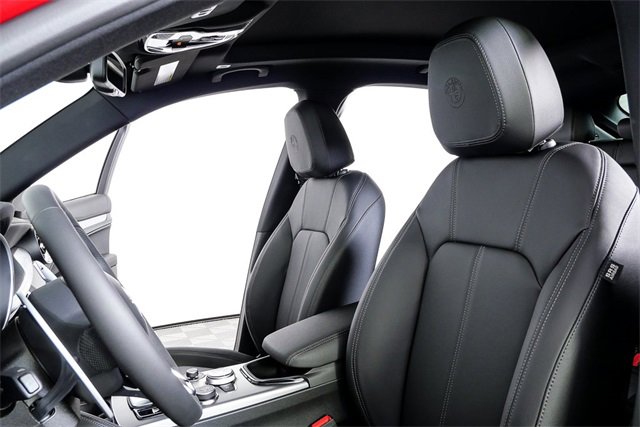 New 2025 Alfa Romeo Stelvio Sprint image 2