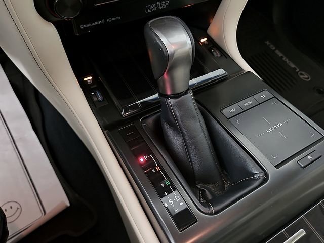 Used 2023 Lexus GX 460 Luxury w/ Sport Design Package AWD/4WD image 18