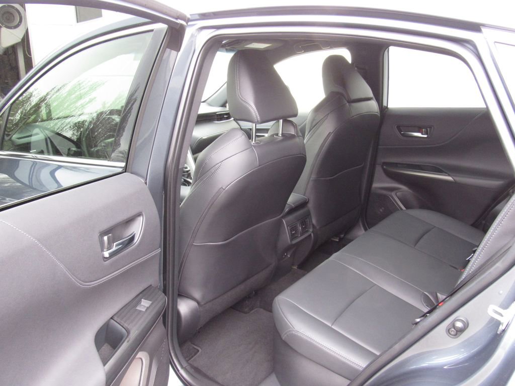 Certified 2022 Toyota Venza XLE AWD/4WD image 14