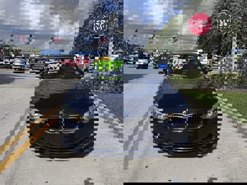 Used 2015 BMW 320i Sedan image 2