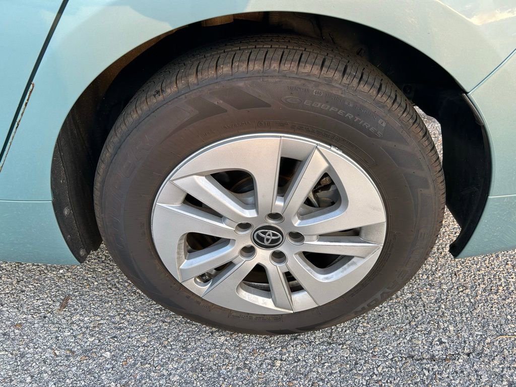 Used 2018 Toyota Prius One FWD image 9