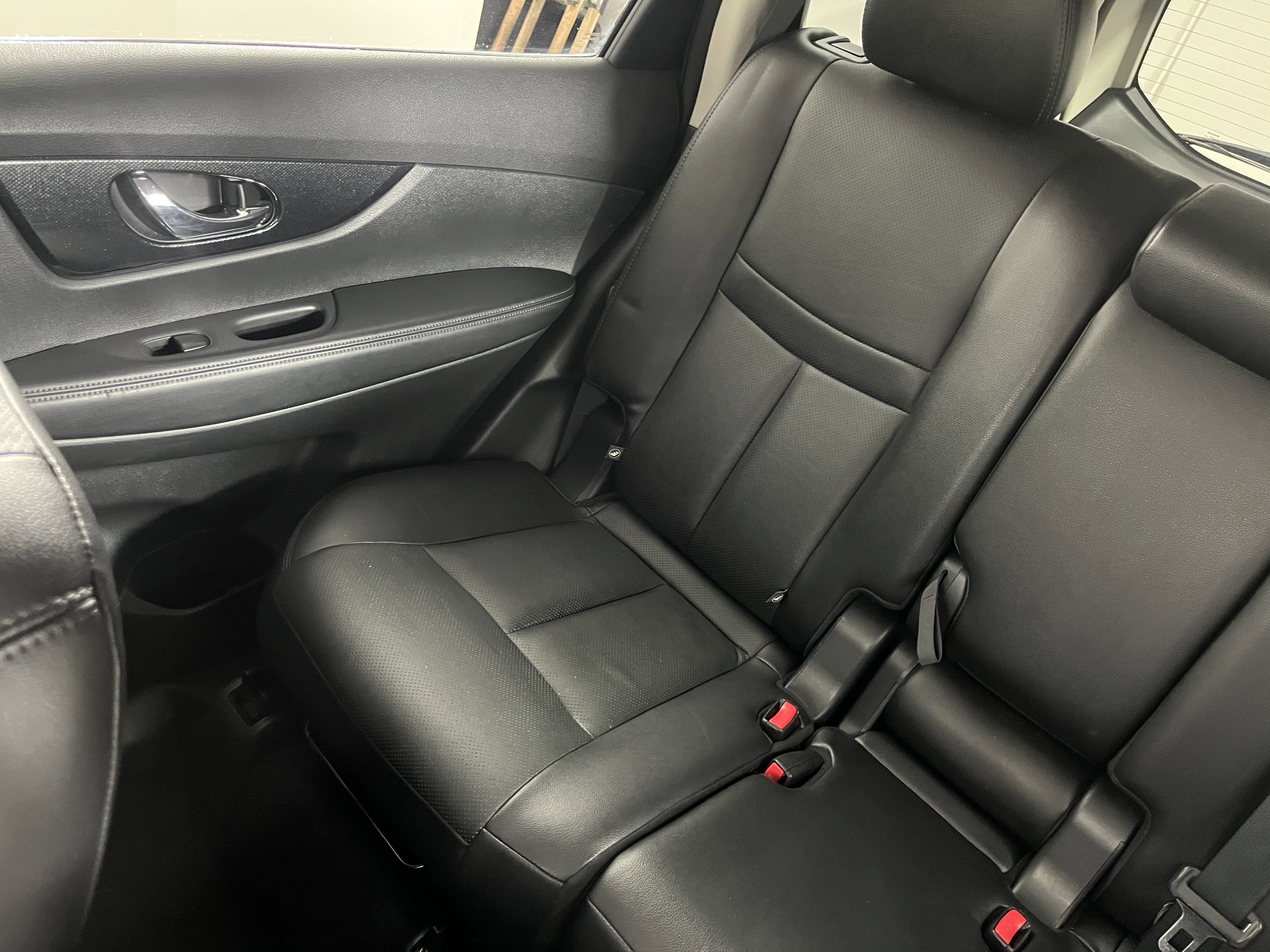 Used 2016 Nissan Rogue SL image 21