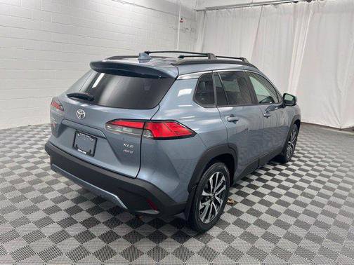 Used 2022 Toyota Corolla Cross XLE w/ Convenience Package AWD/4WD image 5