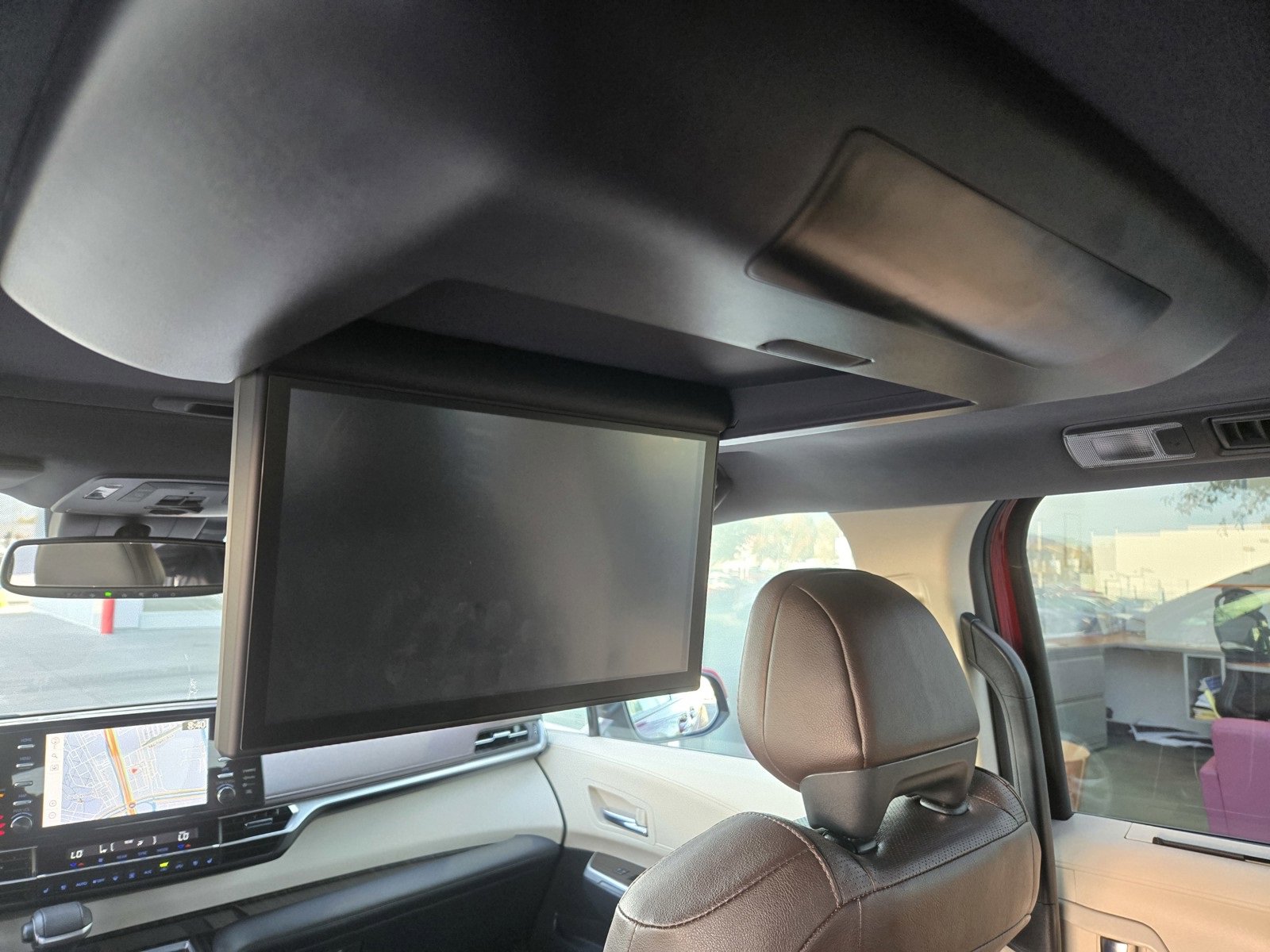 Certified 2022 Toyota Sienna Platinum image 12