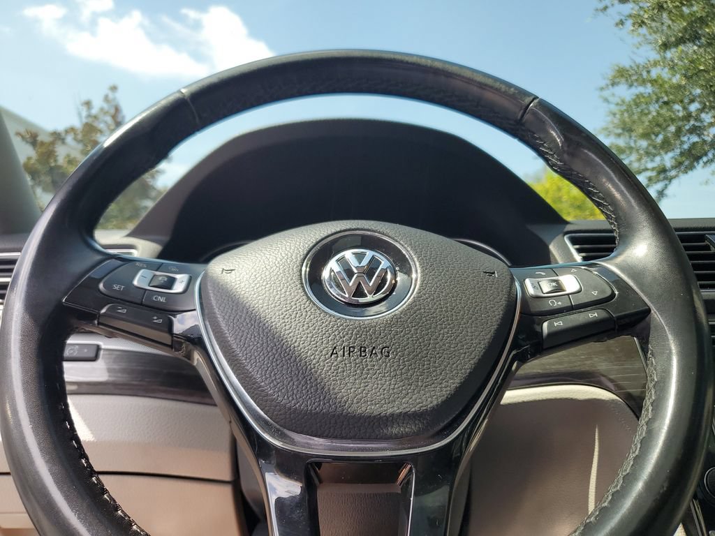 Used 2018 Volkswagen Passat 2.0T SE FWD image 22