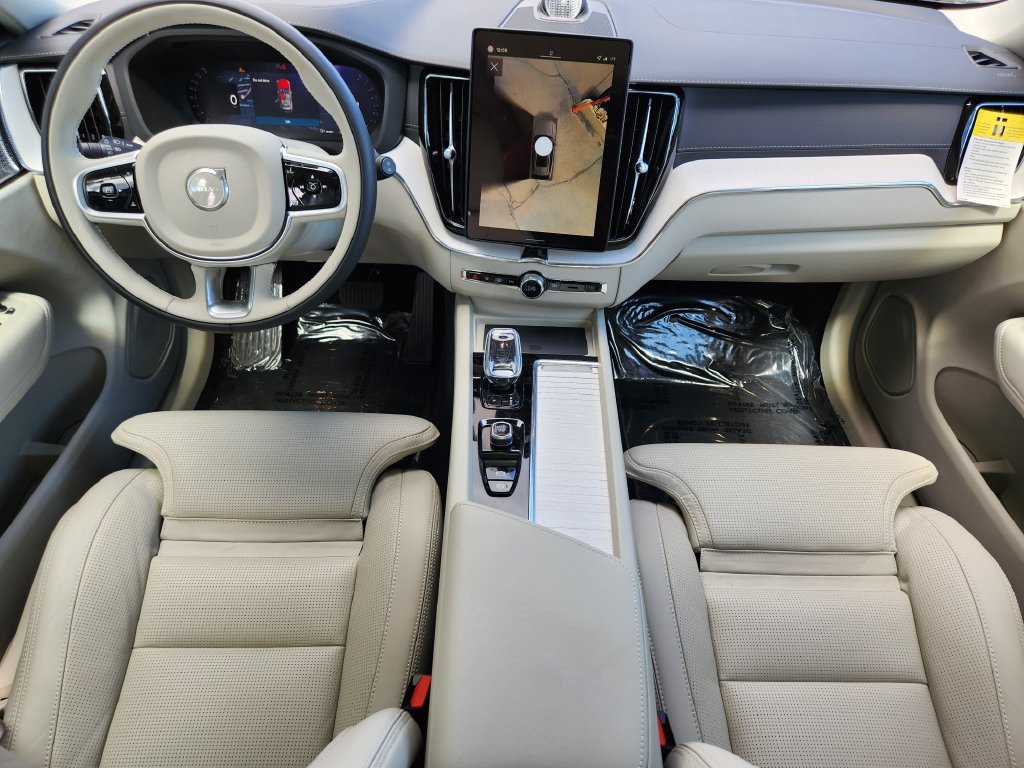 New 2026 Volvo XC60 B5 Ultra w/ Climate Package AWD/4WD image 16