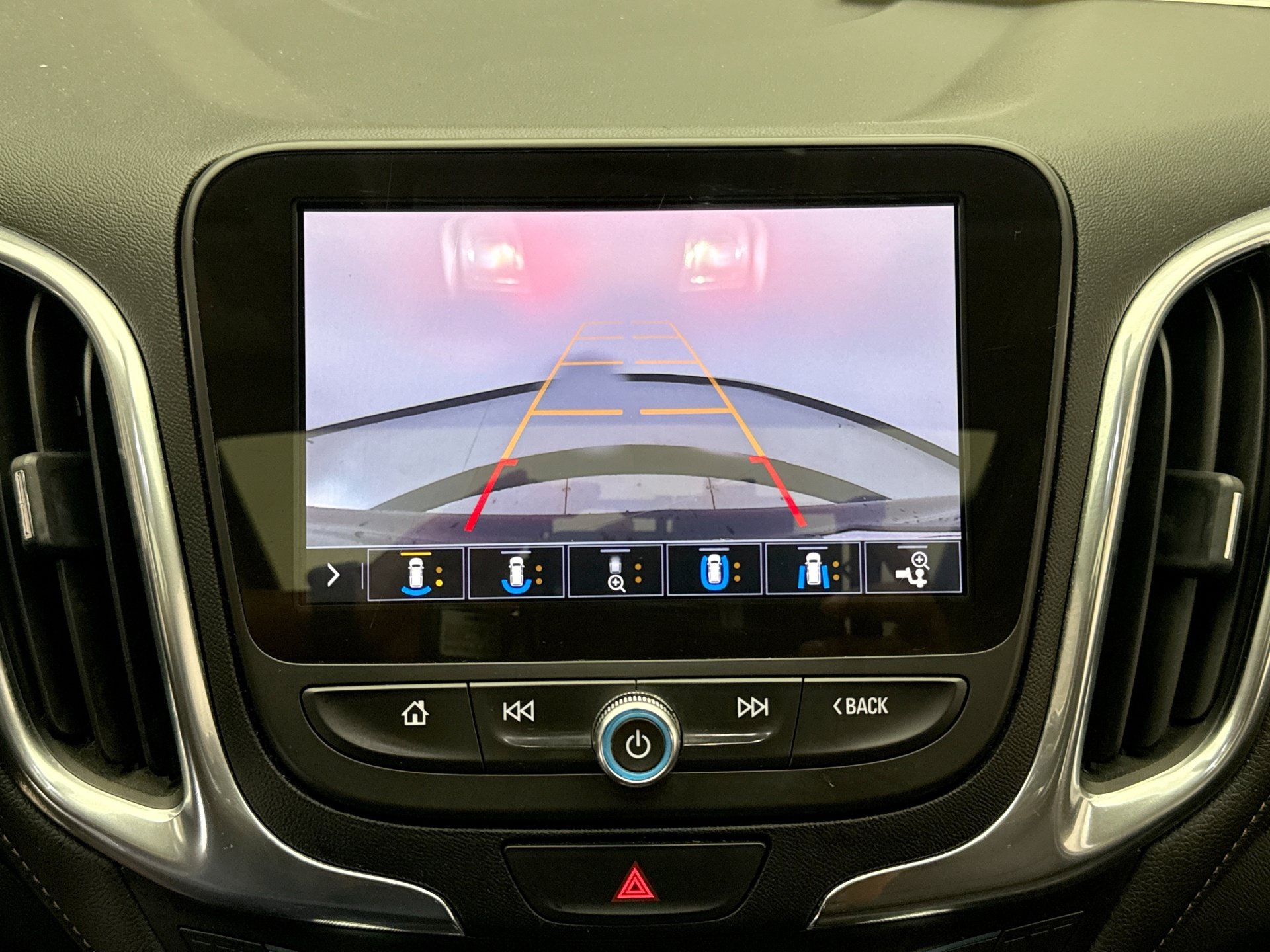 Used 2020 Chevrolet Equinox Premier AWD/4WD image 15
