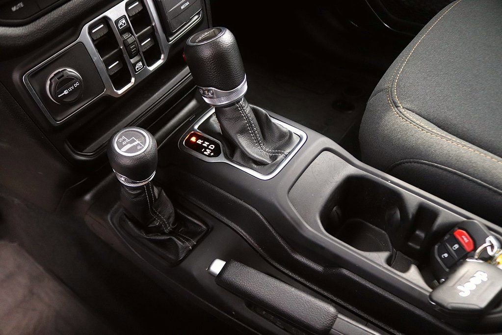 Used 2024 Jeep Gladiator Sport image 19