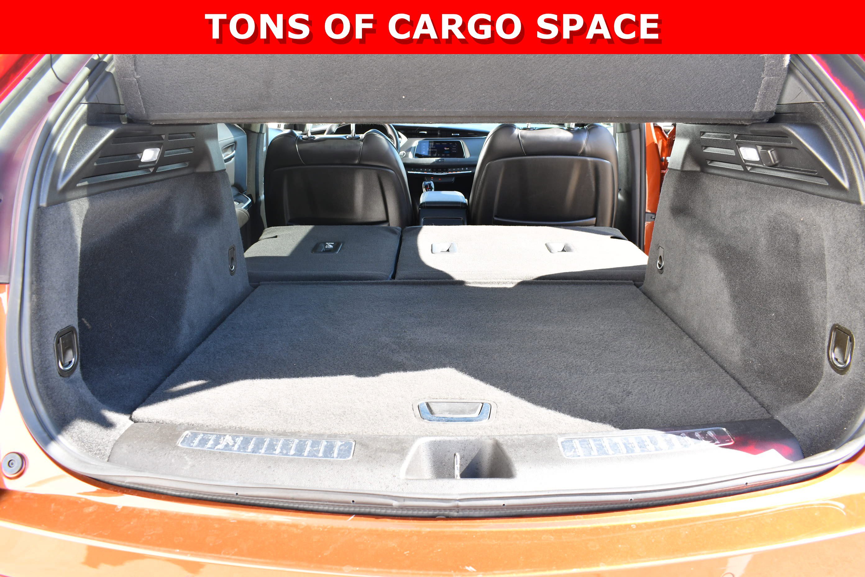 Used 2021 Cadillac XT4 Premium Luxury image 9