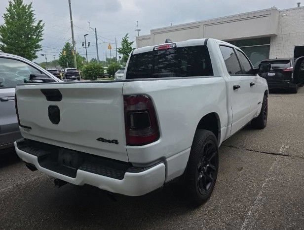 Used 2023 RAM 1500 Laramie AWD/4WD image 3