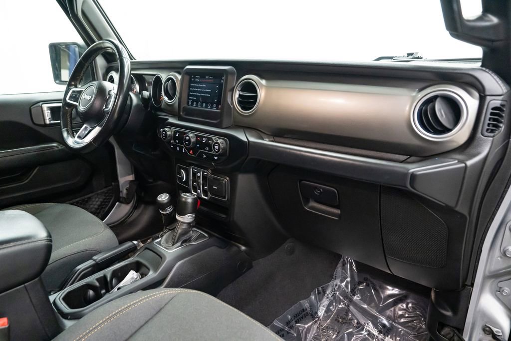 Used 2020 Jeep Wrangler Unlimited Sahara image 27