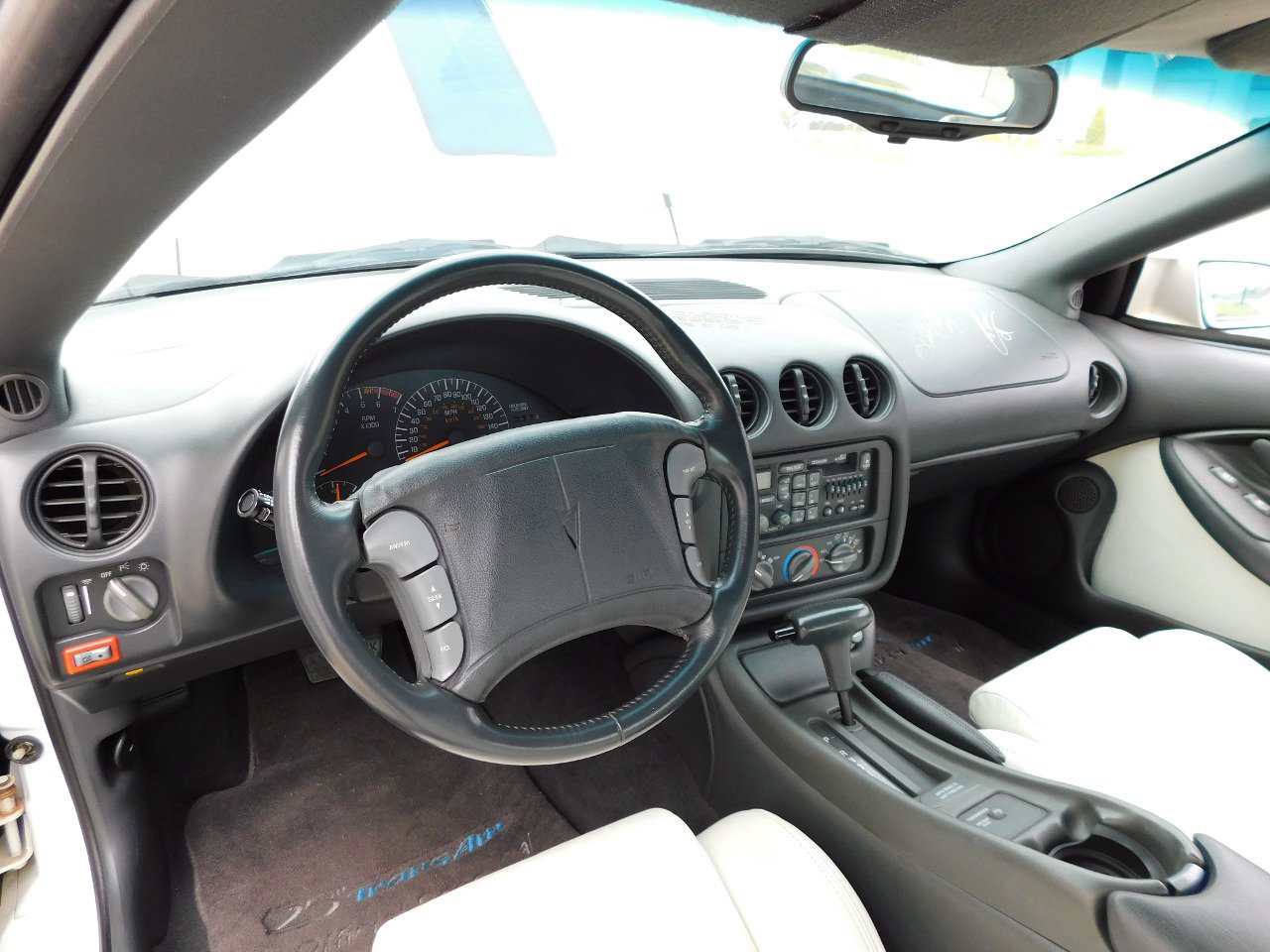 Used 1994 Pontiac Firebird Coupe image 21
