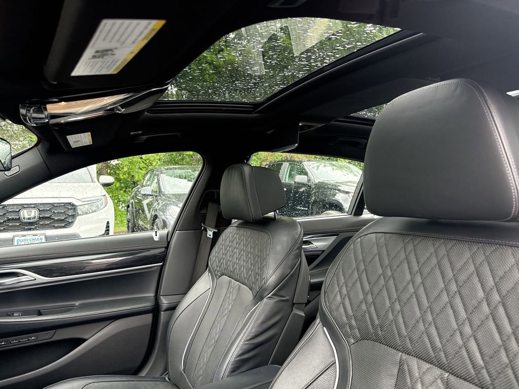 Used 2022 BMW 750i xDrive w/ Executive Package AWD/4WD image 16
