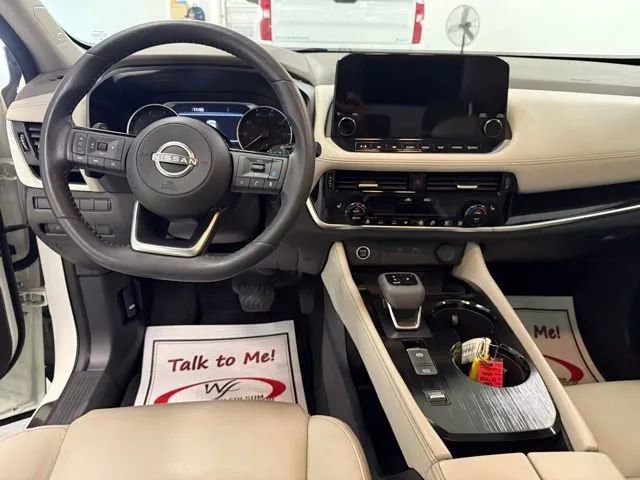 Used 2023 Nissan Rogue SL w/ SL Premium Package image 17