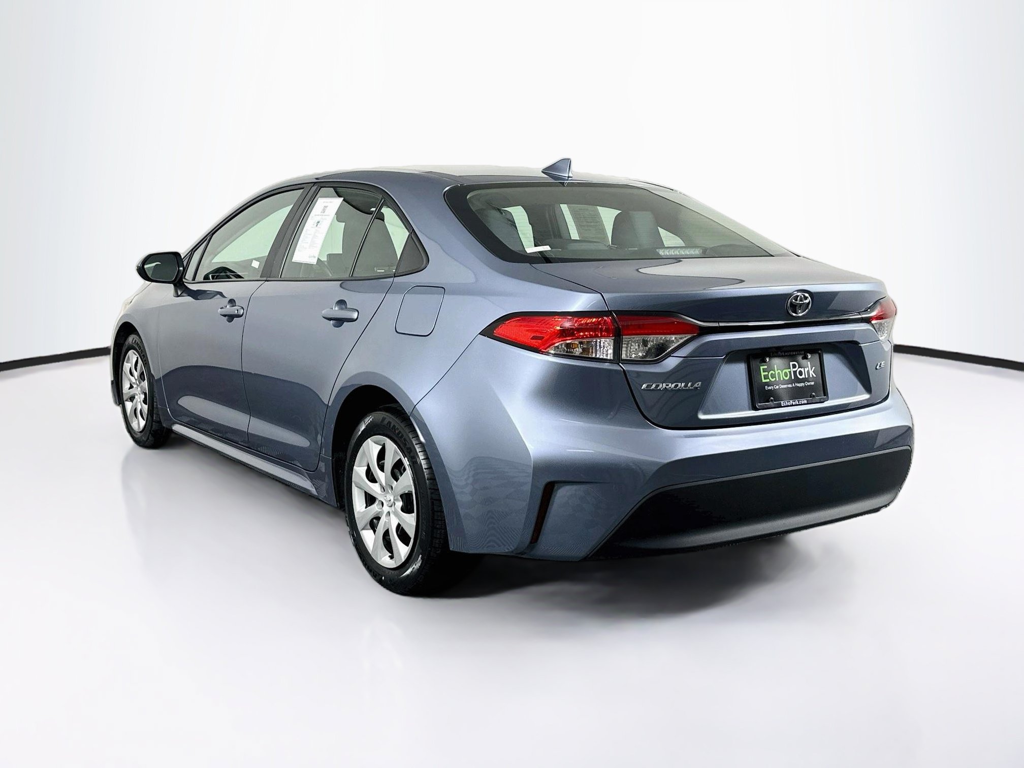 Used 2025 Toyota Corolla LE FWD image 5