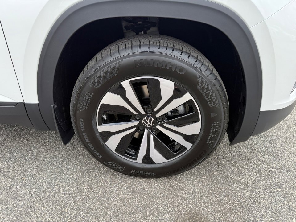 New 2026 Volkswagen Atlas Cross Sport SE image 25