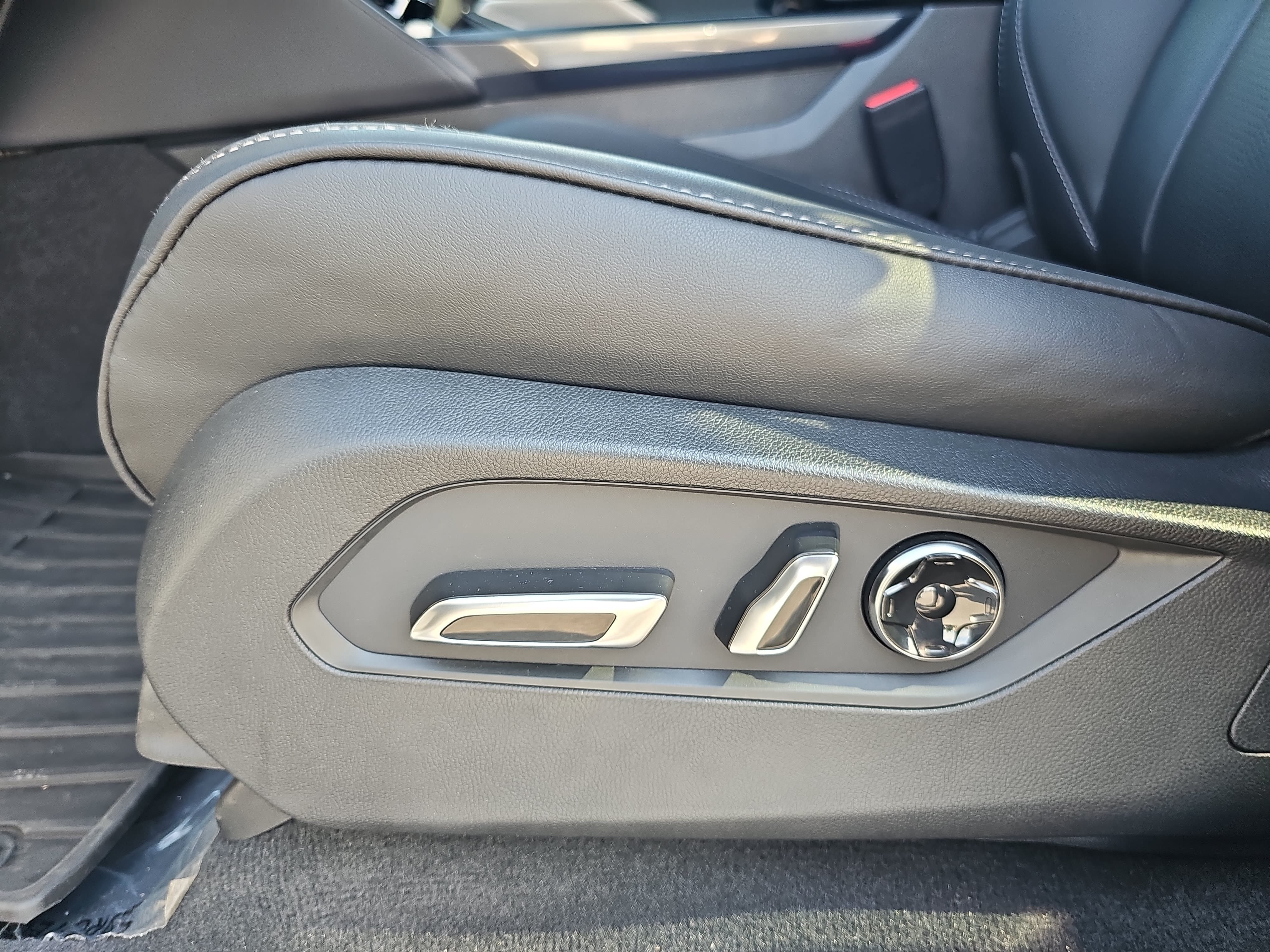 Certified 2026 Acura MDX w/ Technology Package FWD image 29